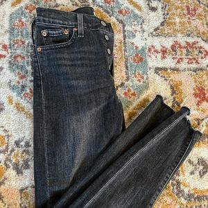 Levi wedgie skinny. Size 26